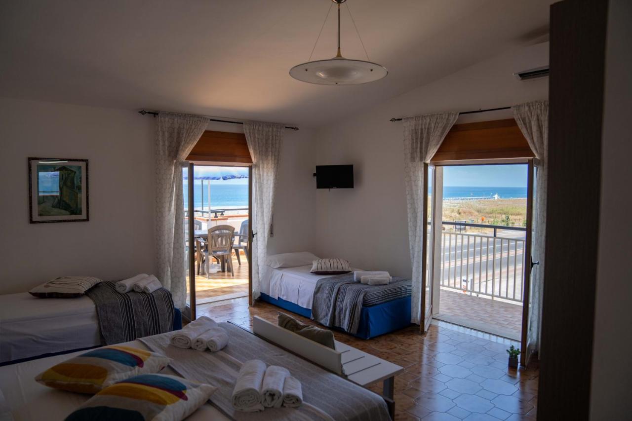 Queen'S Bed & Breakfast Grisolia Luaran gambar